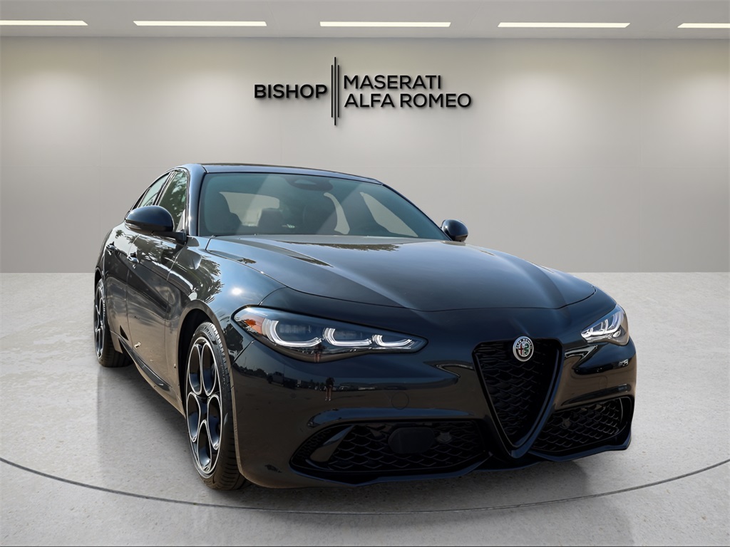 2025 Alfa Romeo Giulia Base's photo