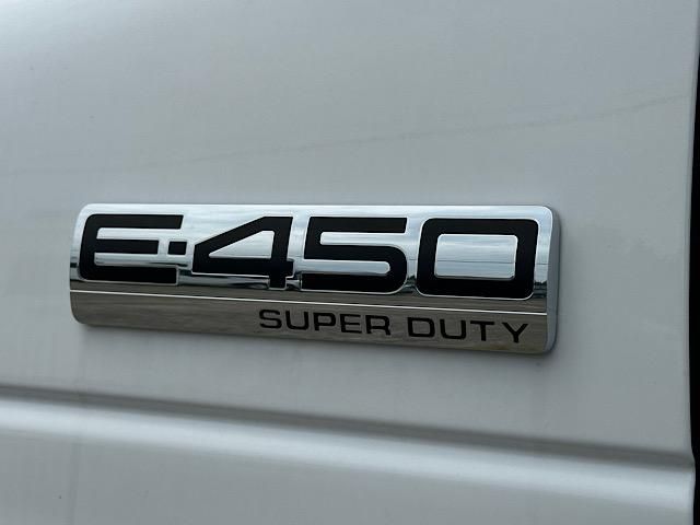 2024 Ford E-450 Cutaway photo 20
