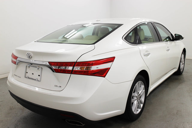 2014 Toyota Avalon XLE Premium photo 7