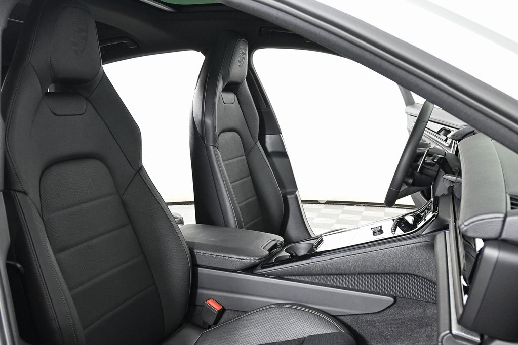 2025 Porsche Panamera 4 photo 23