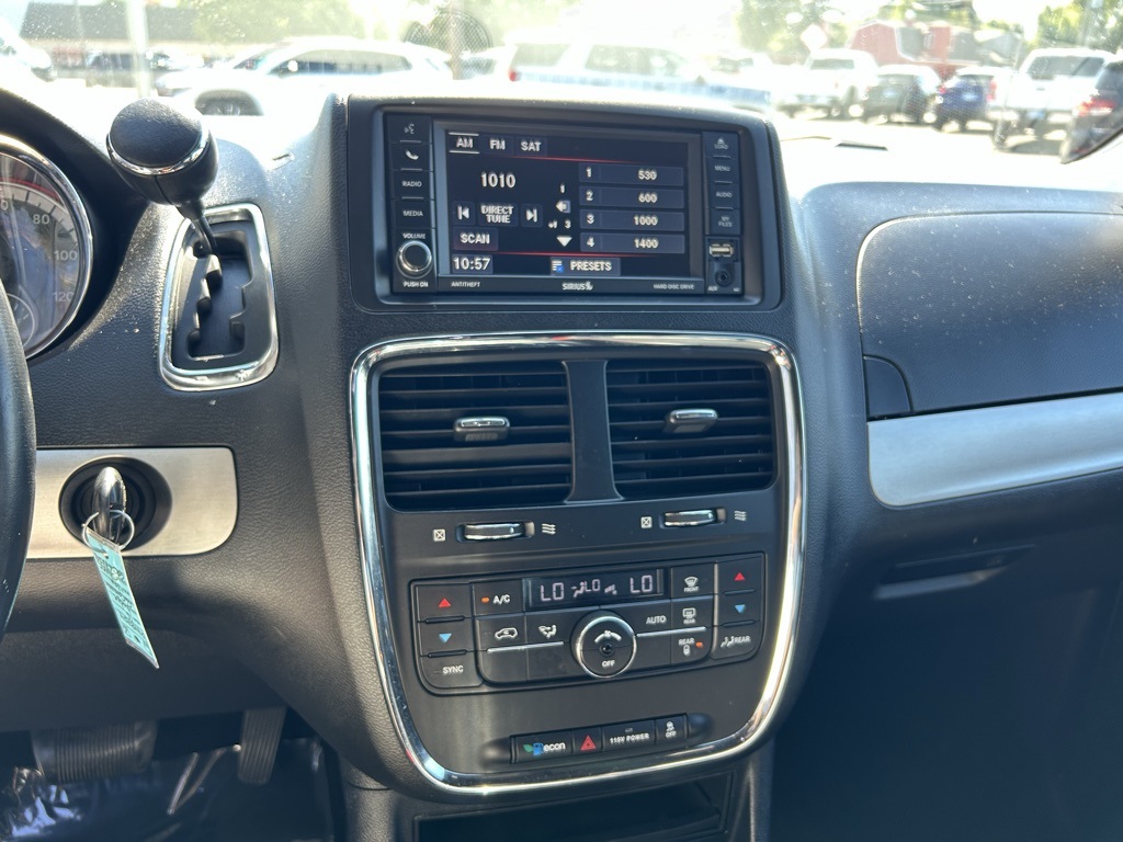 2016 Dodge Grand Caravan R/T photo 17