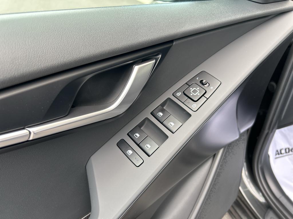 2025 Kia Niro LX photo 19