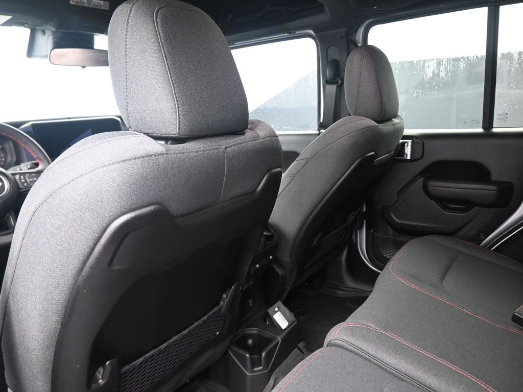 2024 Jeep Wrangler Rubicon photo 16