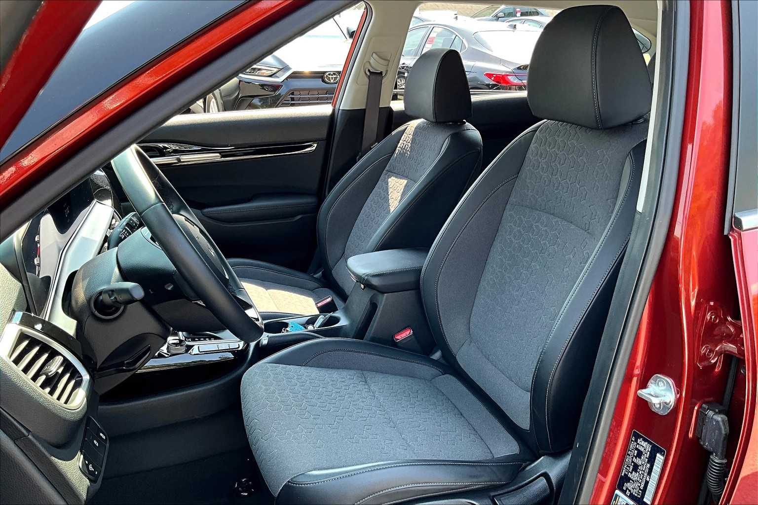 2024 Kia Seltos S photo 5