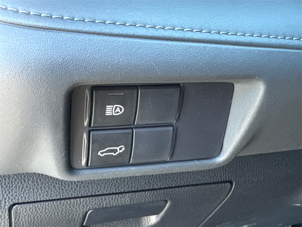 2022 Toyota Highlander XLE photo 25