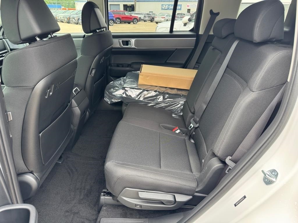 2026 Hyundai Santa Fe SE photo 4