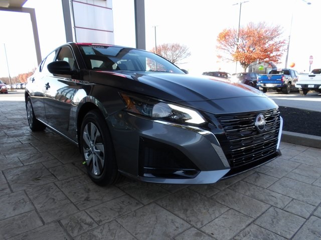 2025 Nissan Altima 2.5 S photo 3