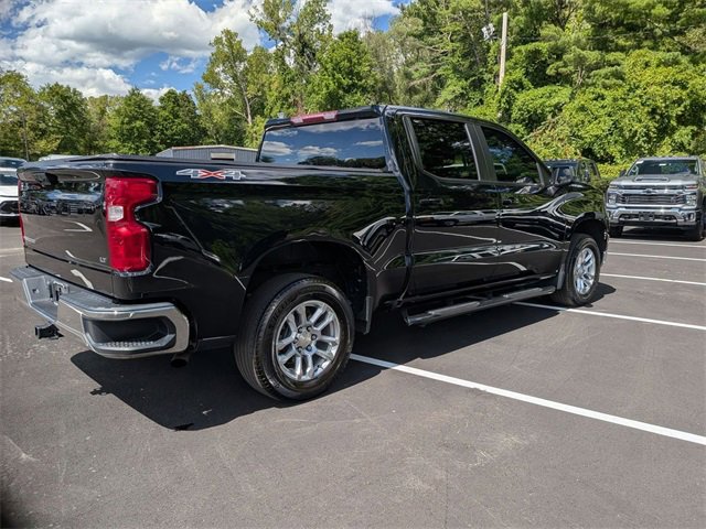 2022 Chevrolet Silverado 1500 LT photo 3