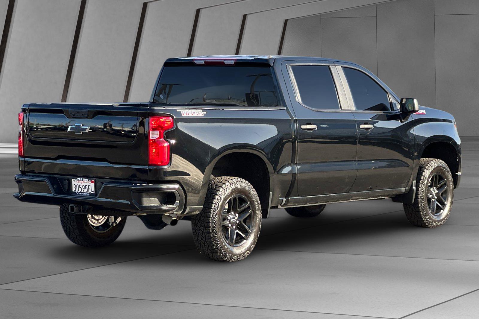 2025 Chevrolet Silverado 1500 Custom photo 3