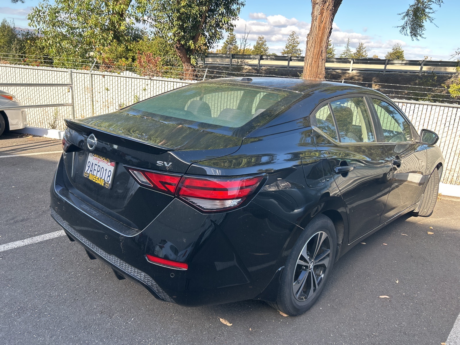 2022 Nissan Sentra SV photo 2