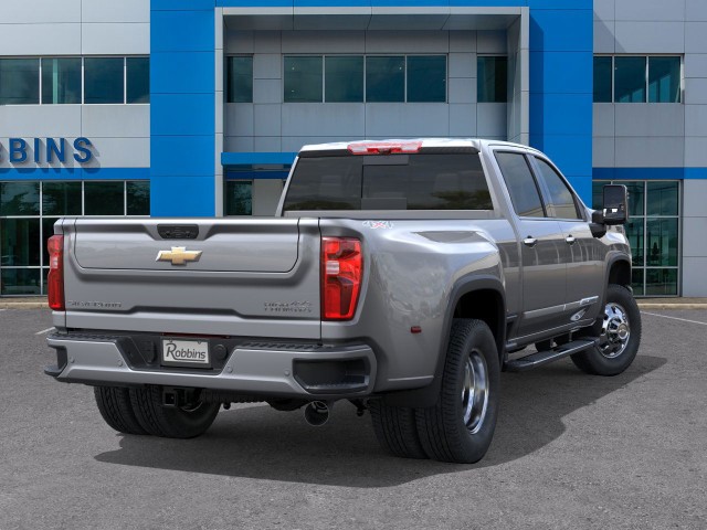 2025 Chevrolet Silverado 3500HD High Country photo 4