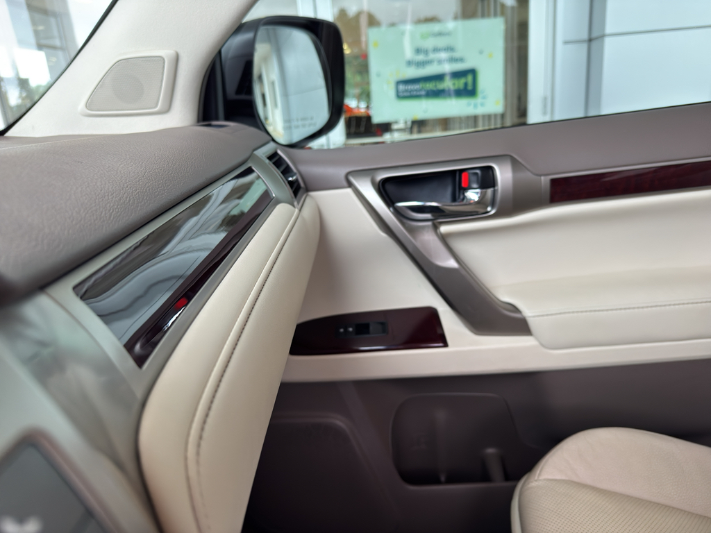 2019 Lexus GX 460 Premium photo 21