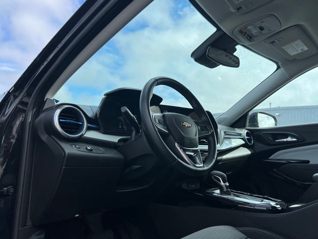 2024 Chevrolet Trax LT photo 10