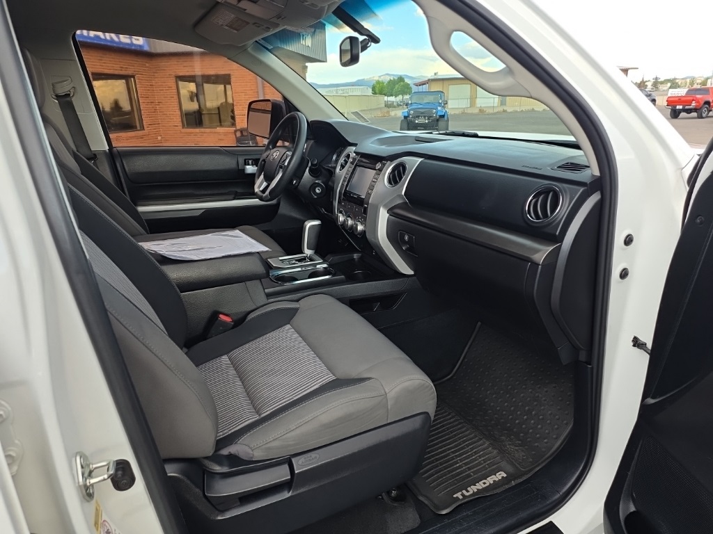 2014 Toyota Tundra SR5 photo 27