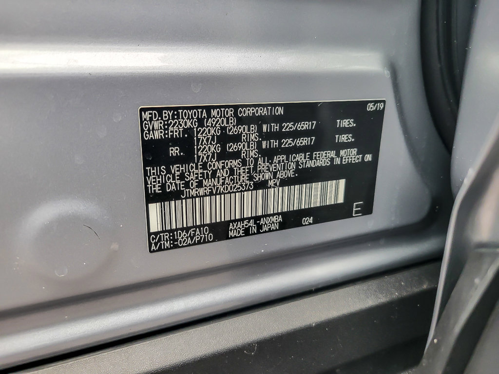 2019 TOYOTA RAV4 - Image 26