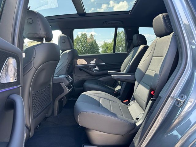 2025 Mercedes Benz GLS 450 4MATIC photo 17