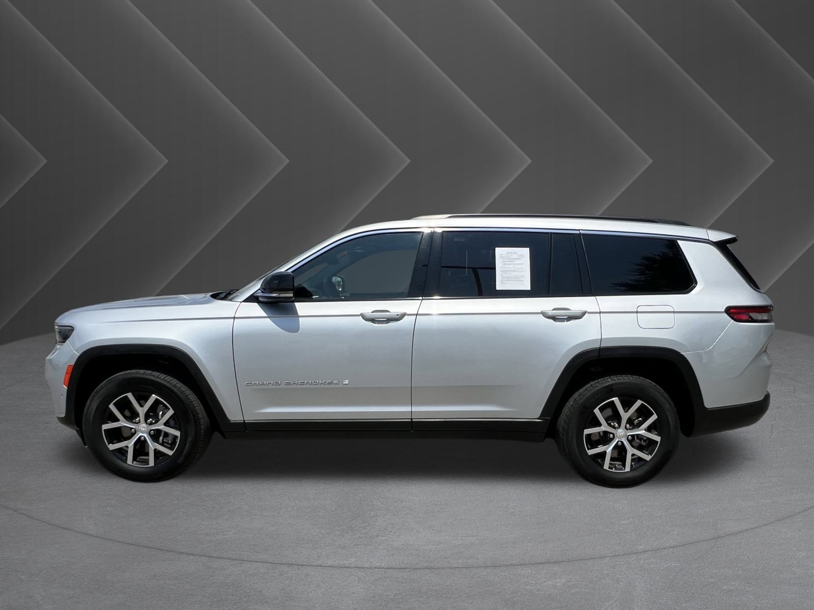 2024 Jeep Grand Cherokee Limited photo 2