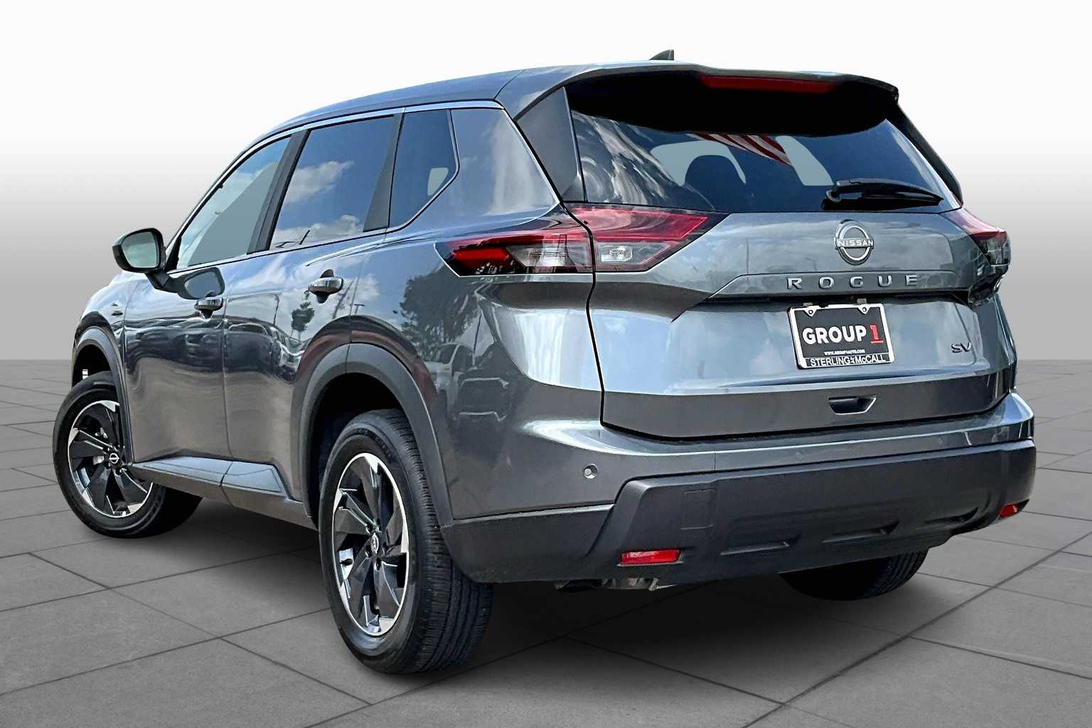 2024 Nissan Rogue SV photo 9