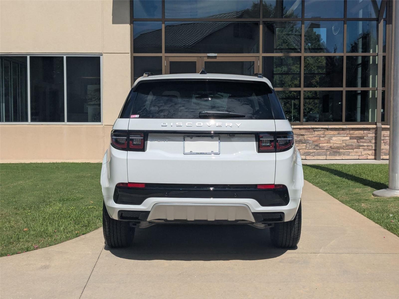 2025 Land Rover Discovery Sport S photo 5