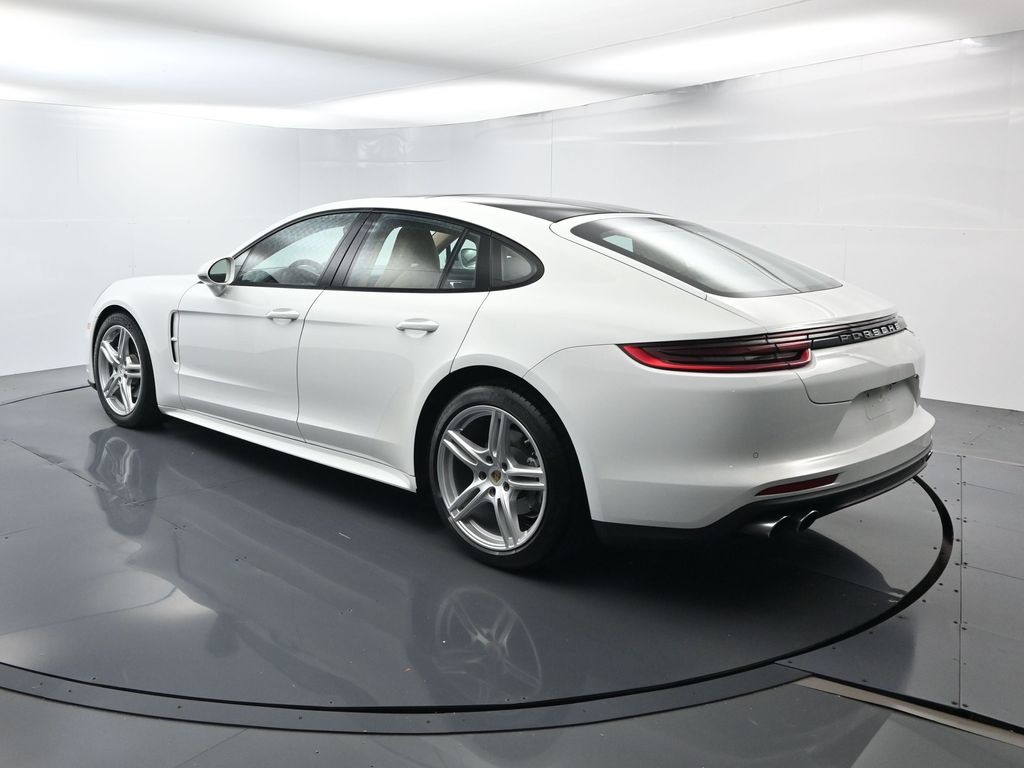 2019 Porsche Panamera Base photo 2