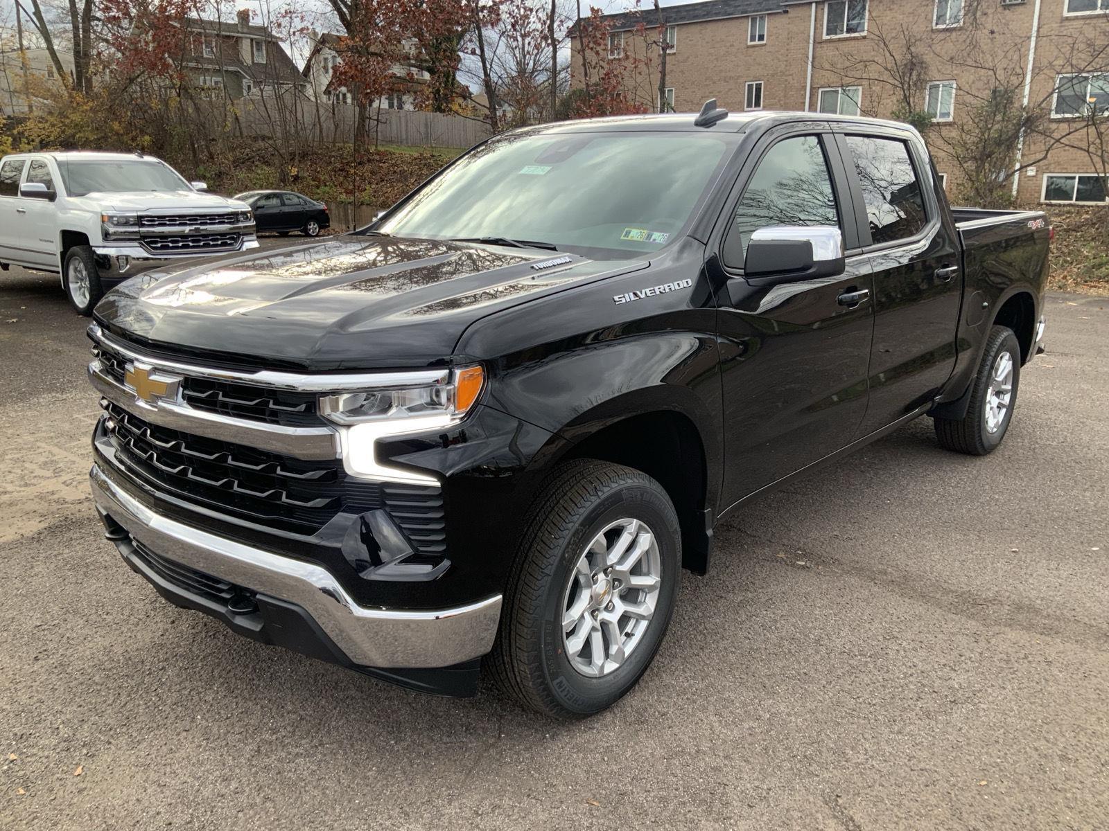 2026 Chevrolet Silverado 1500 LT photo 2