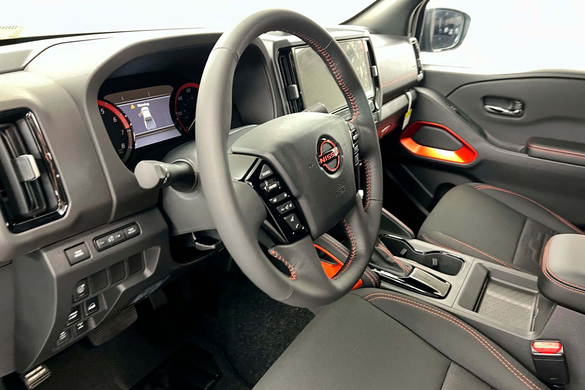 2025 Nissan Frontier PRO-4X photo 14