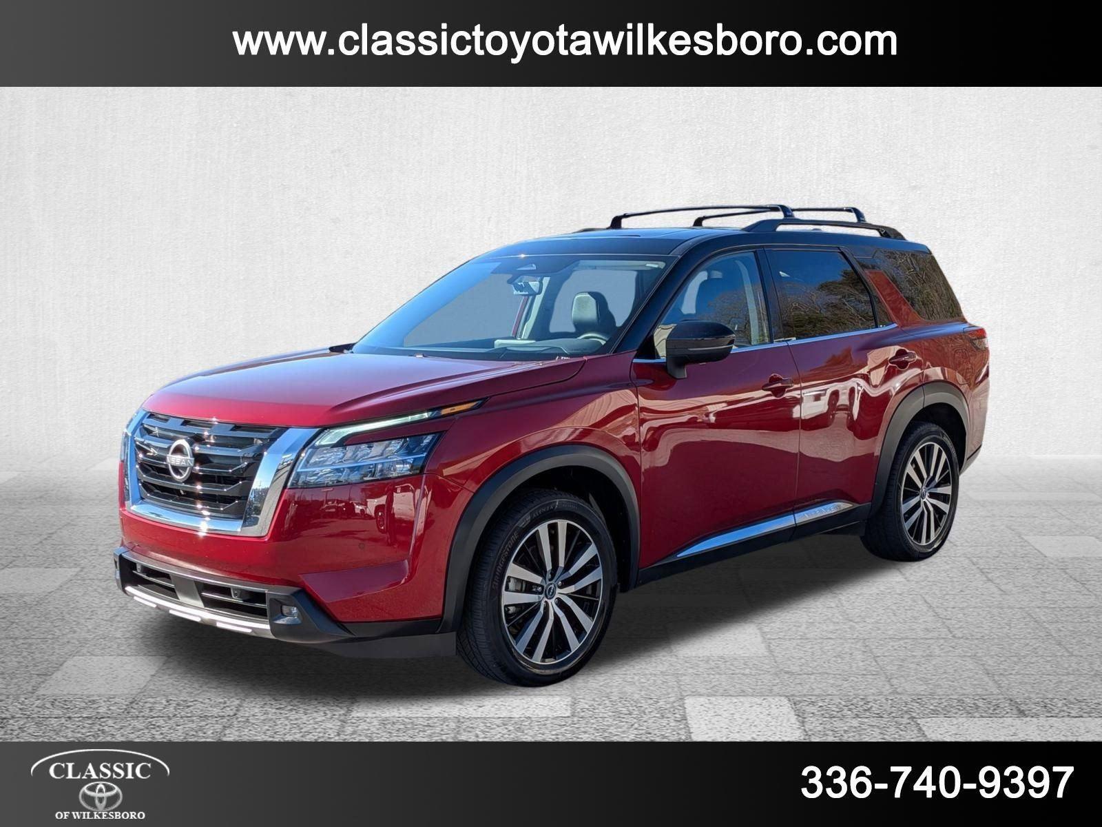 2023 Nissan Pathfinder Platinum's photo