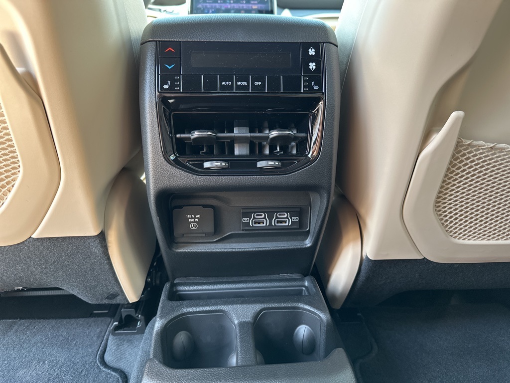 2025 Jeep Grand Cherokee Limited photo 27