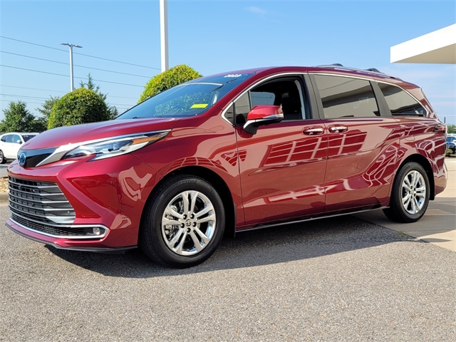 2023 Toyota Sienna Platinum photo 3