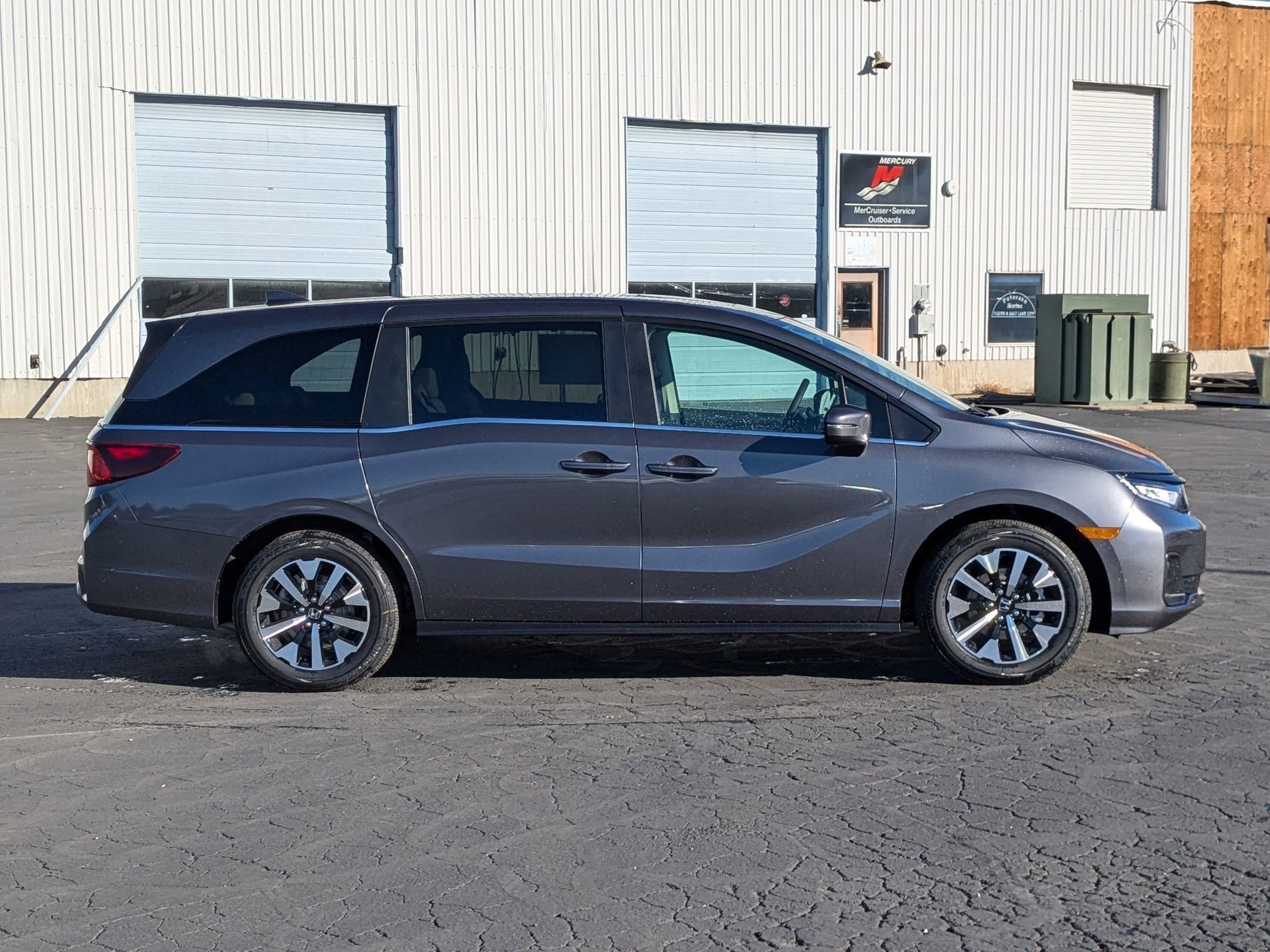 2026 Honda Odyssey EX-L photo 2