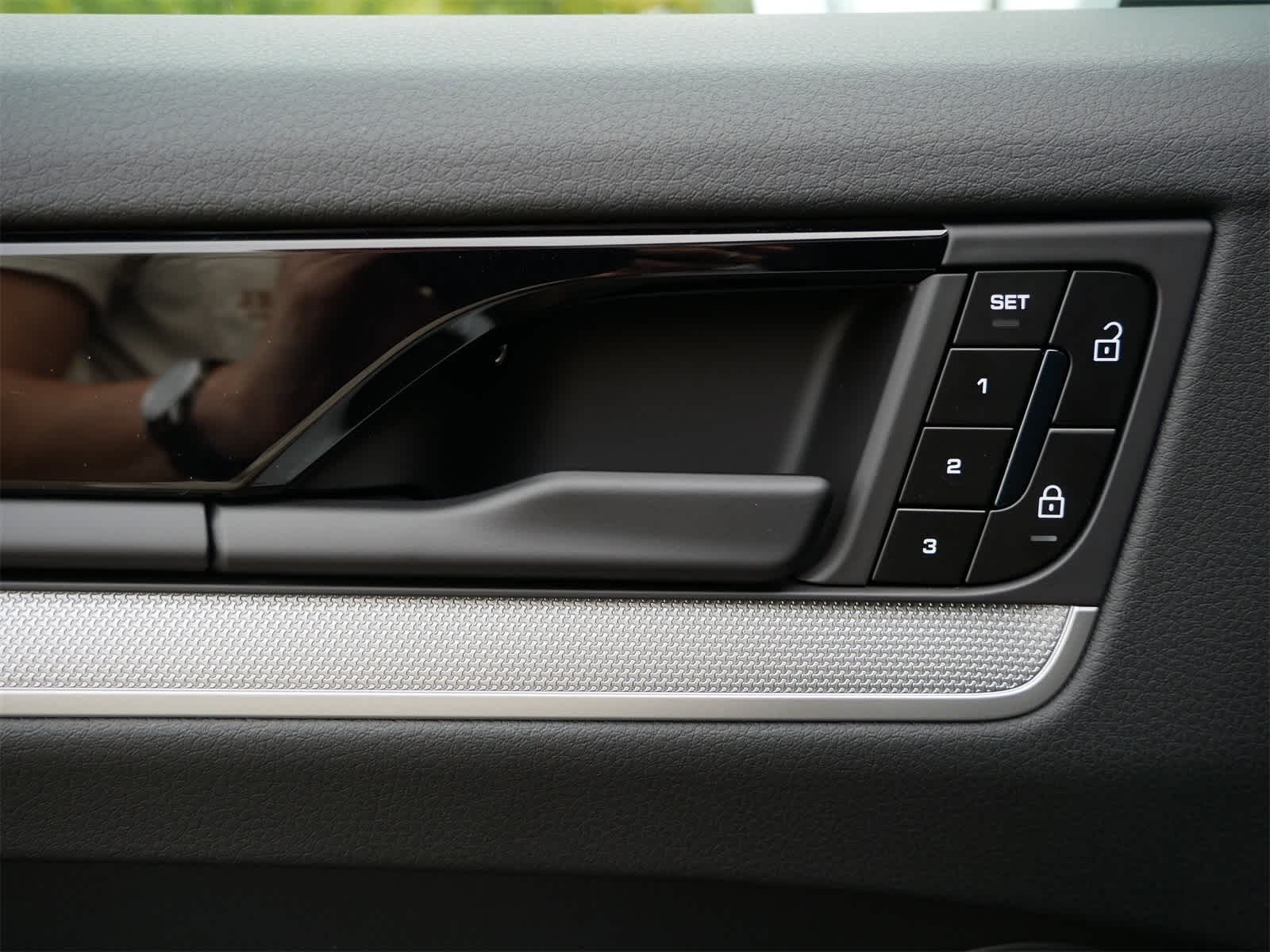 2026 Porsche Cayenne Coupe photo 10
