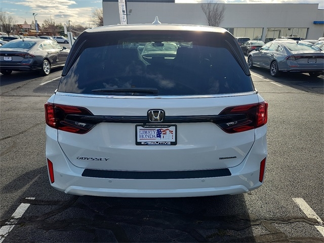 2026 Honda Odyssey Touring photo 4