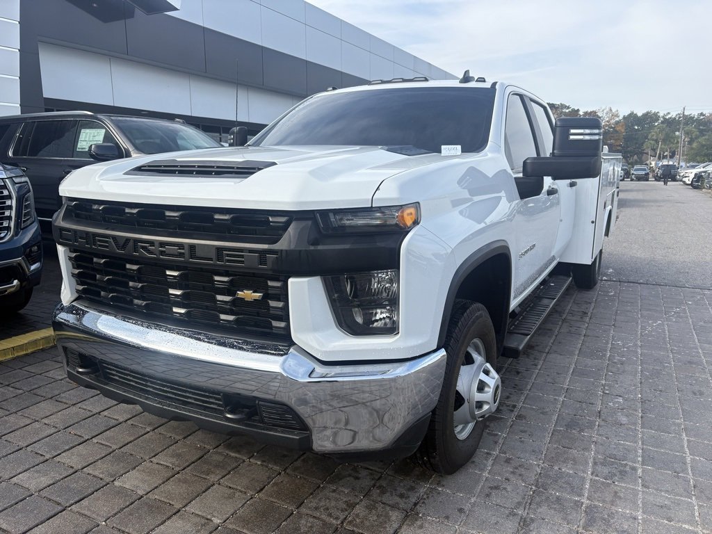2022 Chevrolet Silverado 3500HD High Country Work Truck photo 2