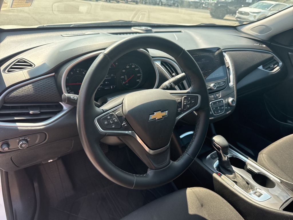2024 Chevrolet Malibu 1LT photo 13