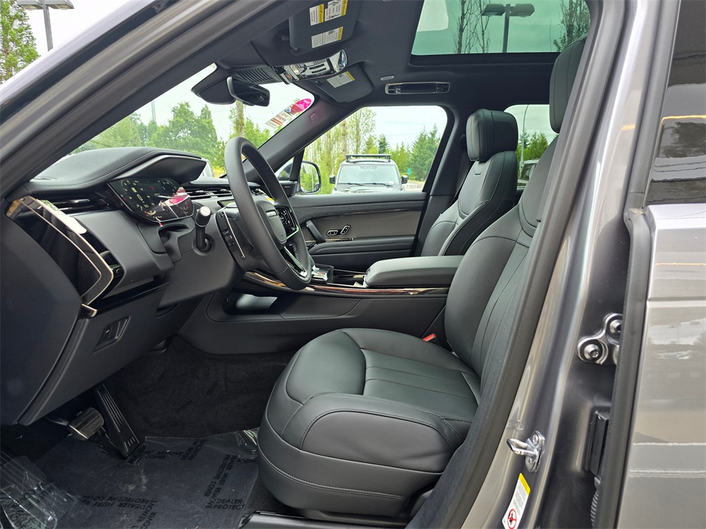 2025 Land Rover Range Rover Sport SE photo 20
