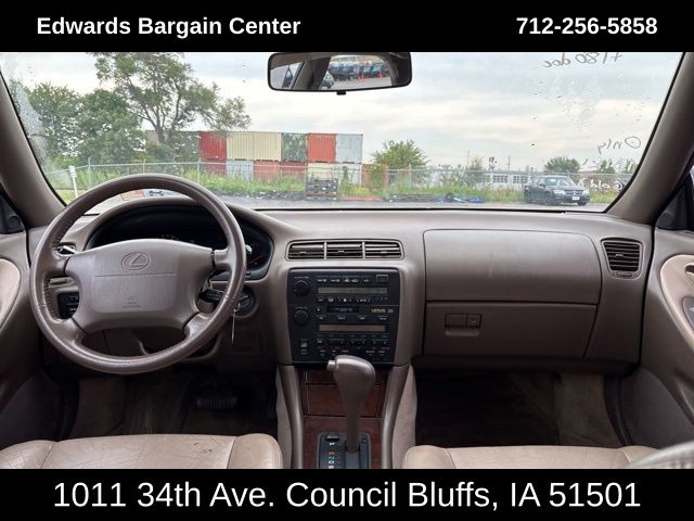 1996 Lexus ES 300 photo 13