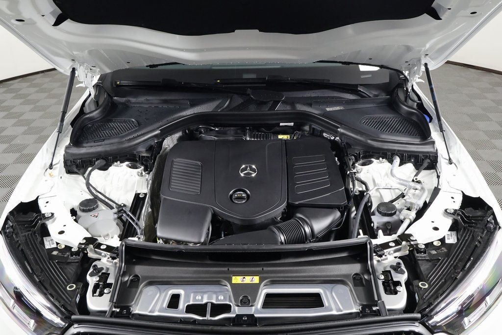 2026 Mercedes Benz GLC 300 photo 9