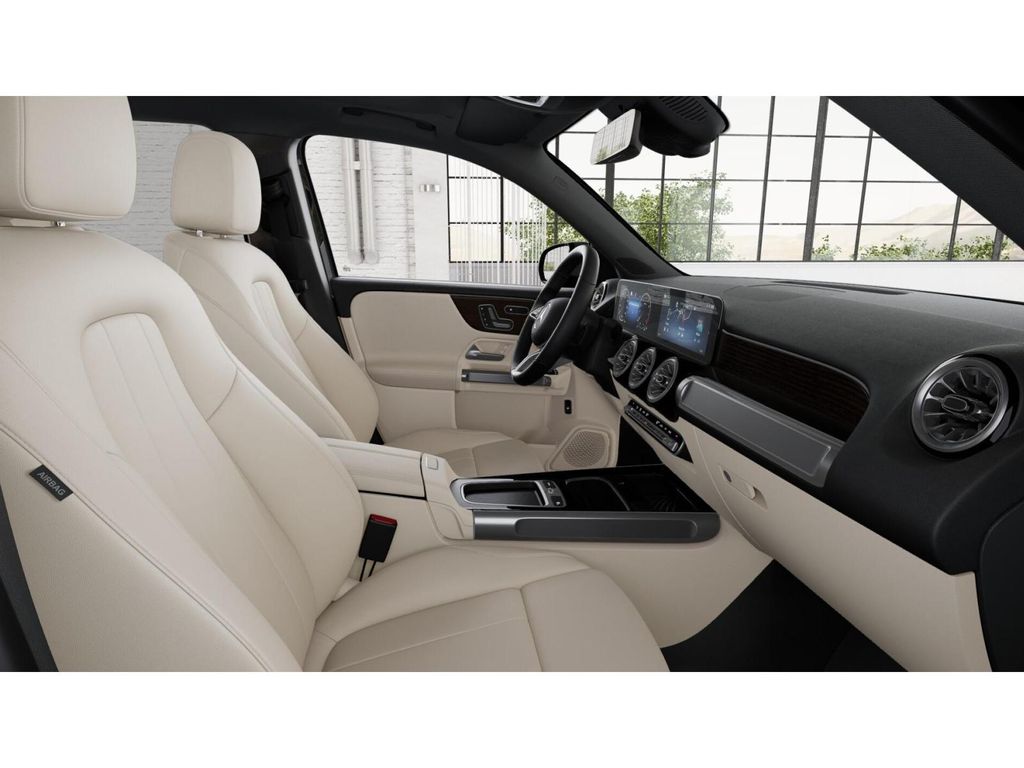 2025 Mercedes Benz GLB 250 photo 4