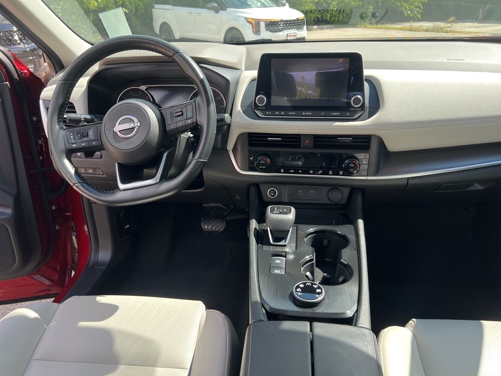 2023 Nissan Rogue SV photo 18