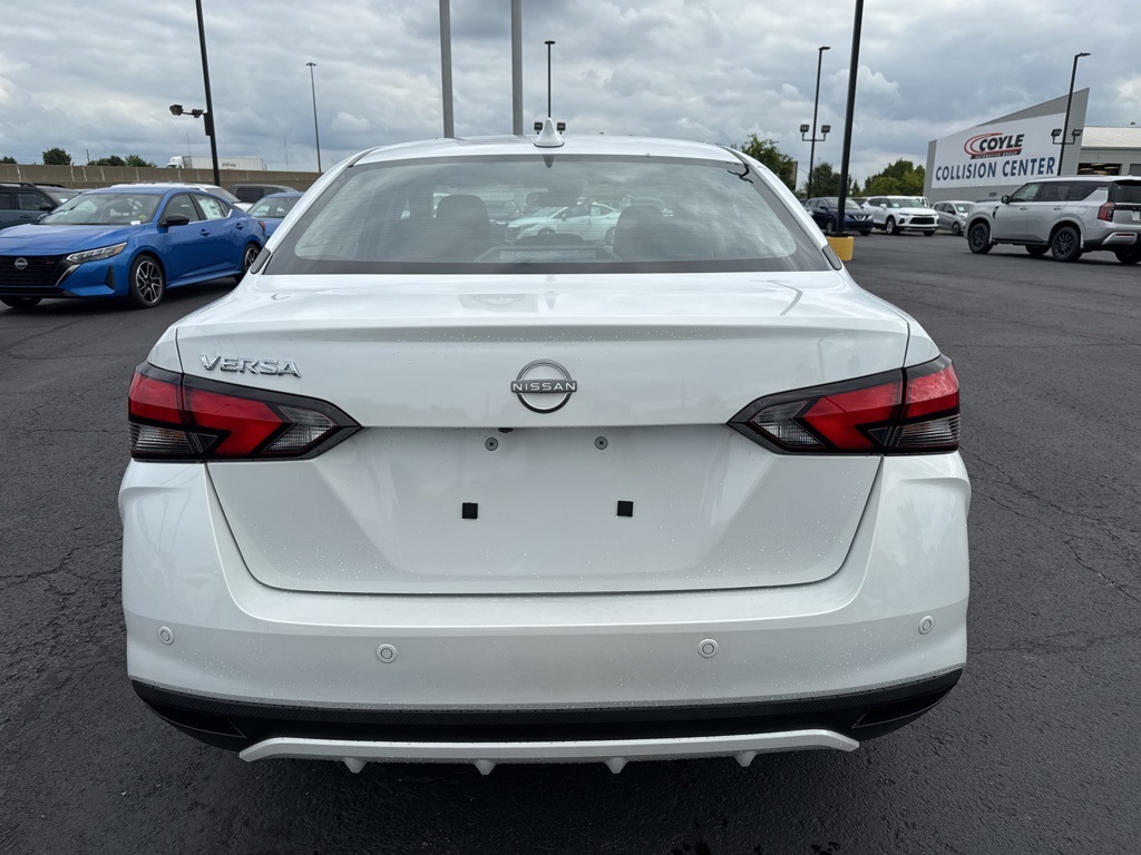 2025 Nissan Versa 1.6 SV photo 4