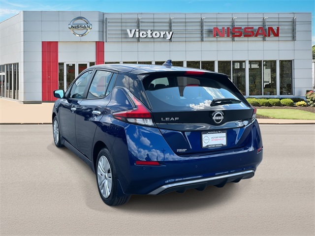 2023 Nissan Leaf S photo 4