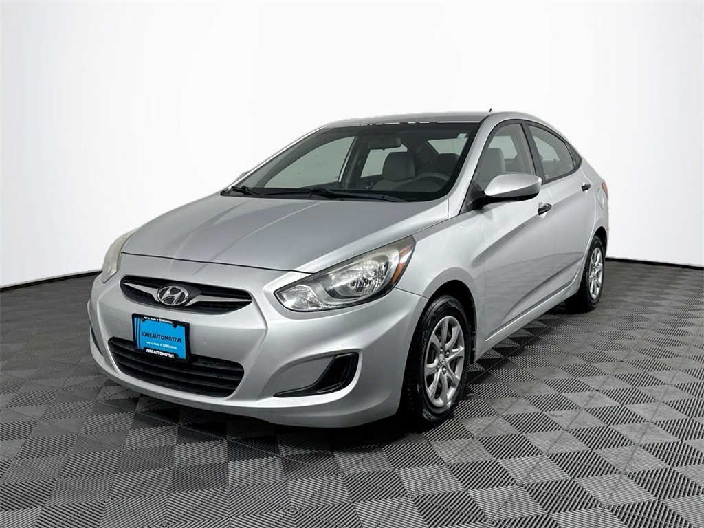 2012 Hyundai Accent GLS's photo