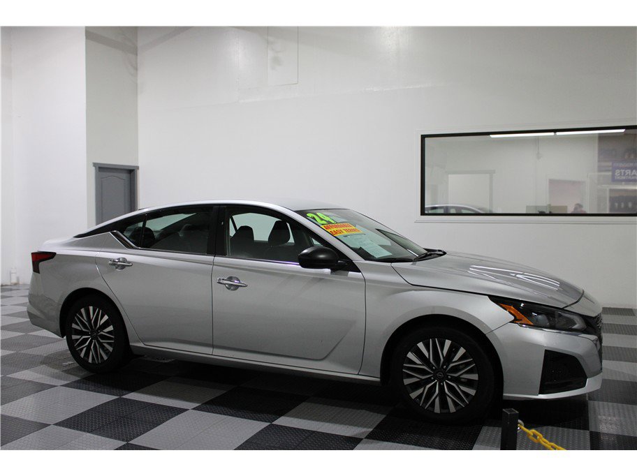 2024 Nissan Altima SV