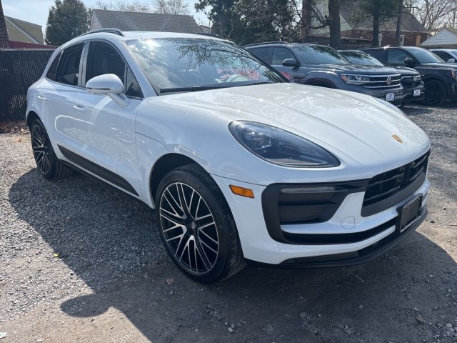 2022 Porsche Macan Base
