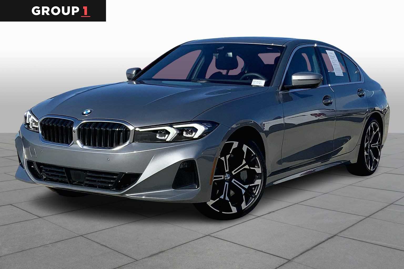2025 BMW 3 Series 330's photo
