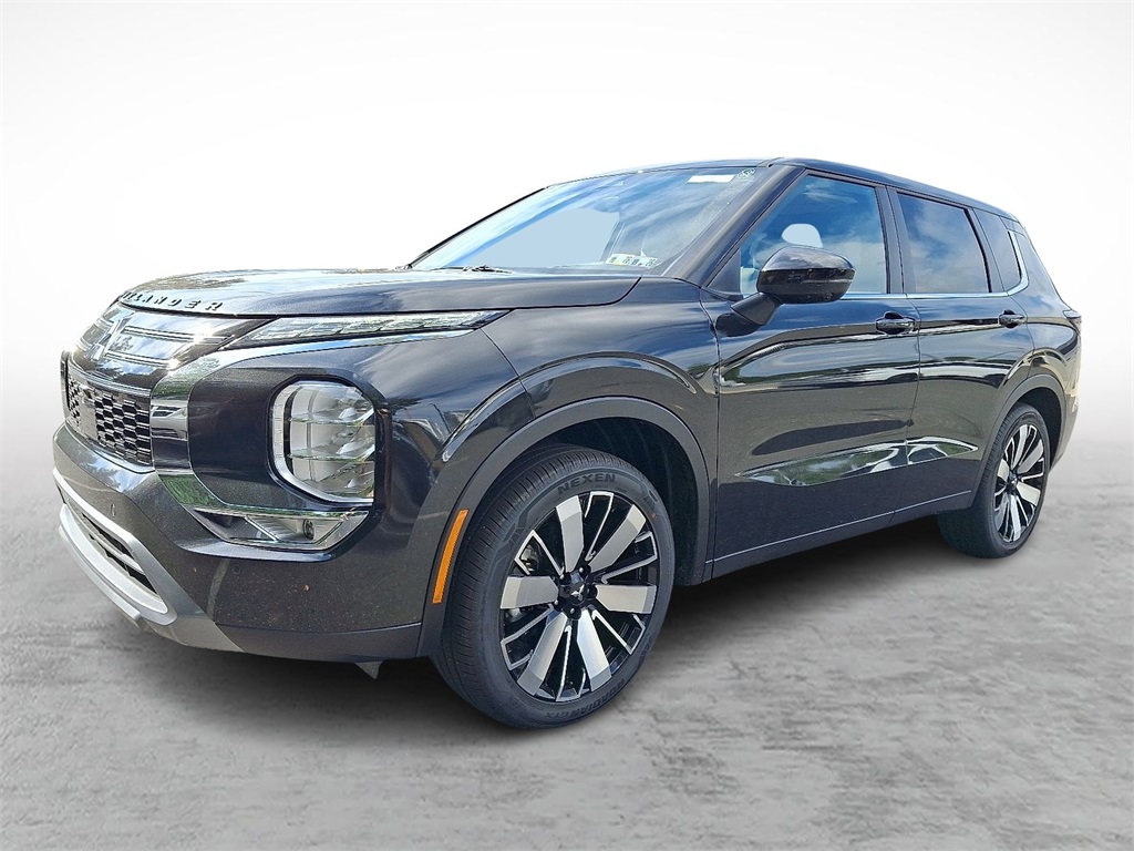 2025 Mitsubishi Outlander SE photo 2