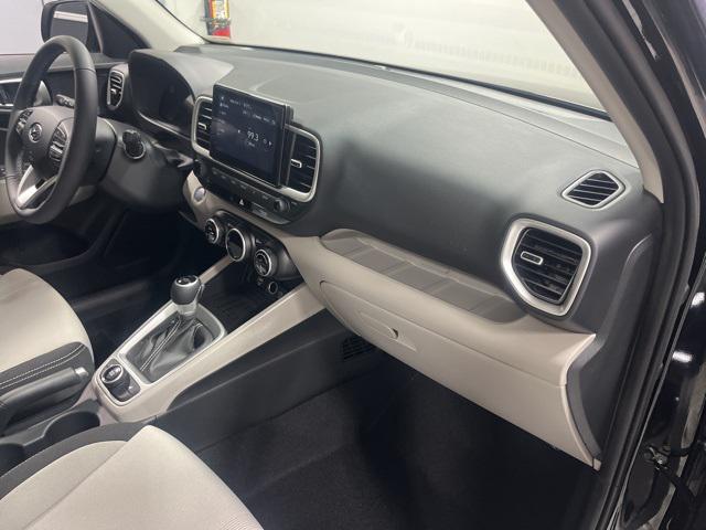 2026 Hyundai Venue SEL photo 20