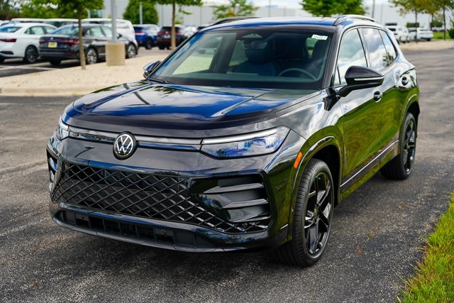 2025 Volkswagen Tiguan SE R-Line Black photo 3