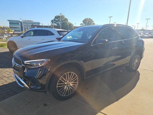 2026 Mercedes Benz GLC 300 4MATIC photo 2
