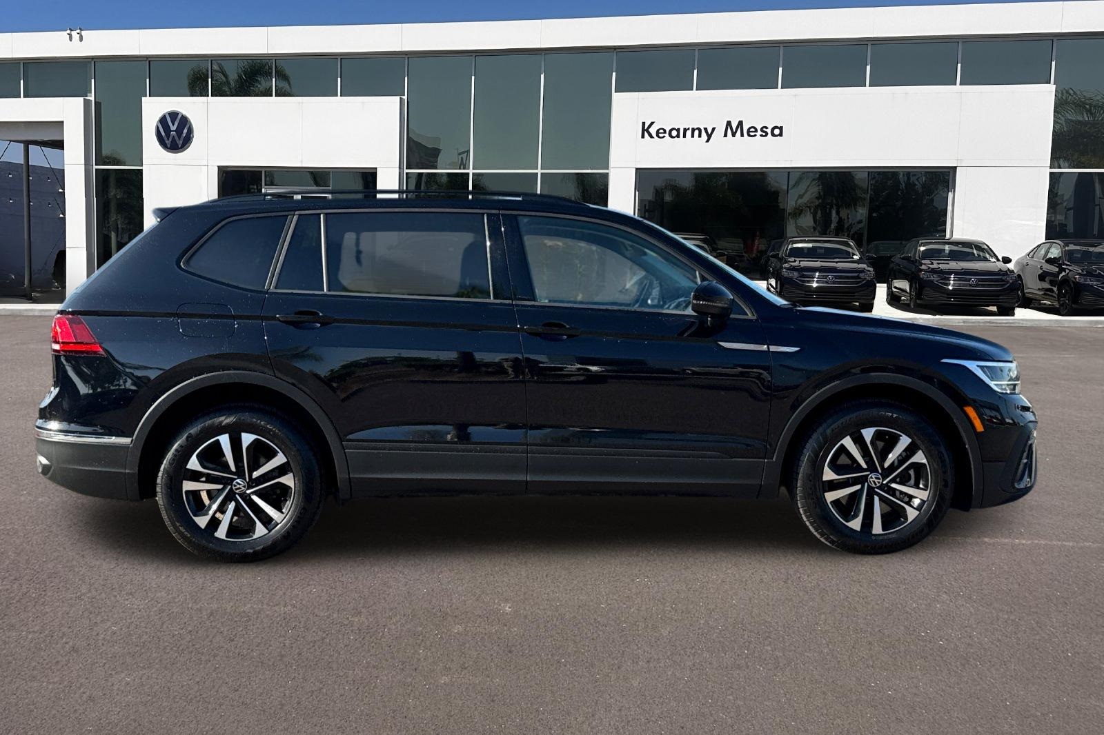 2023 Volkswagen Tiguan S photo 3